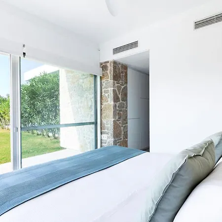 - Hermes Villa Lefkada City